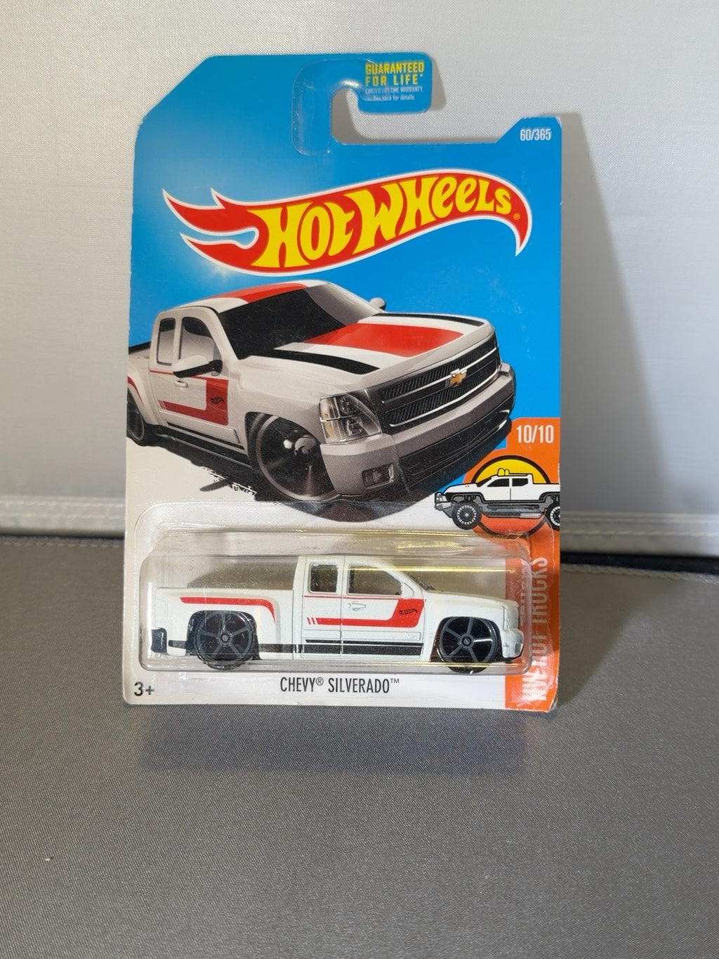 2017 Hot Wheels Chevy Silverado White Red HW Hot Trucks 10/10 60/365 DTX78 front