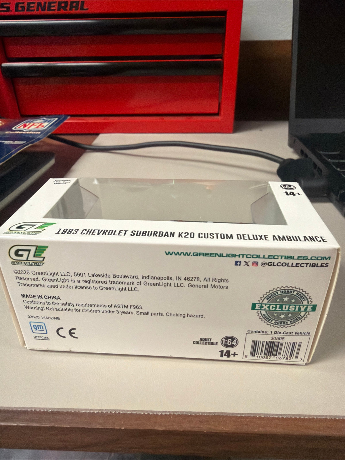 GreenLight 1983 Chevy Suburban K20 Ambulance Green Machine Chase 1:64 — additional view 4
