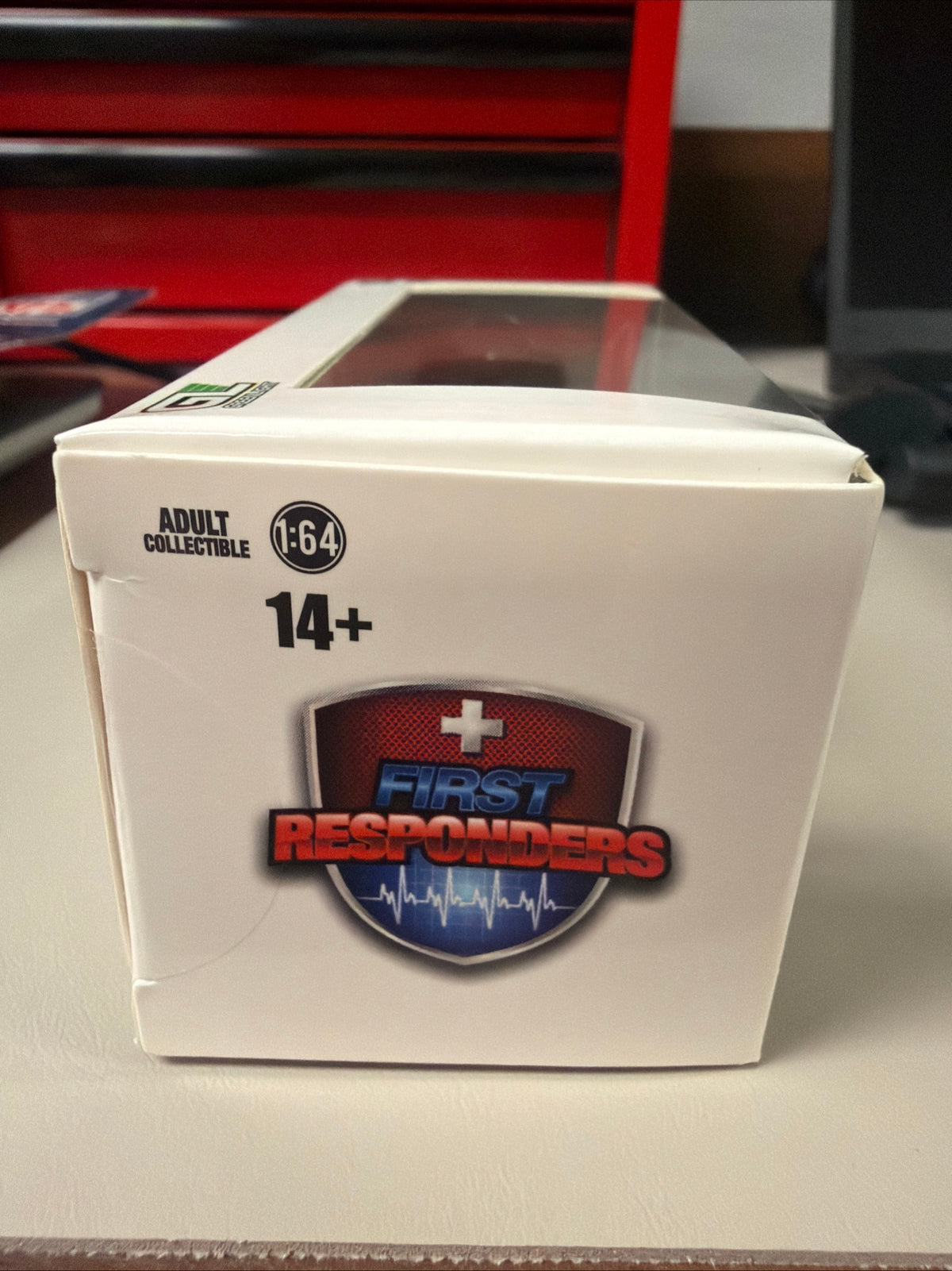 GreenLight 1983 Chevy Suburban K20 Ambulance Green Machine Chase 1:64 — additional view 3