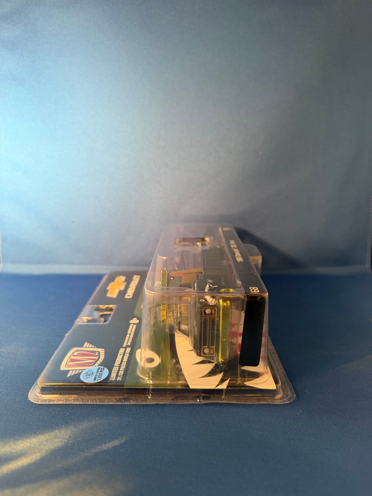 M2 Machines 1968 Chevy C60 MAJ G Action Line Chase 1:64 — additional view 3