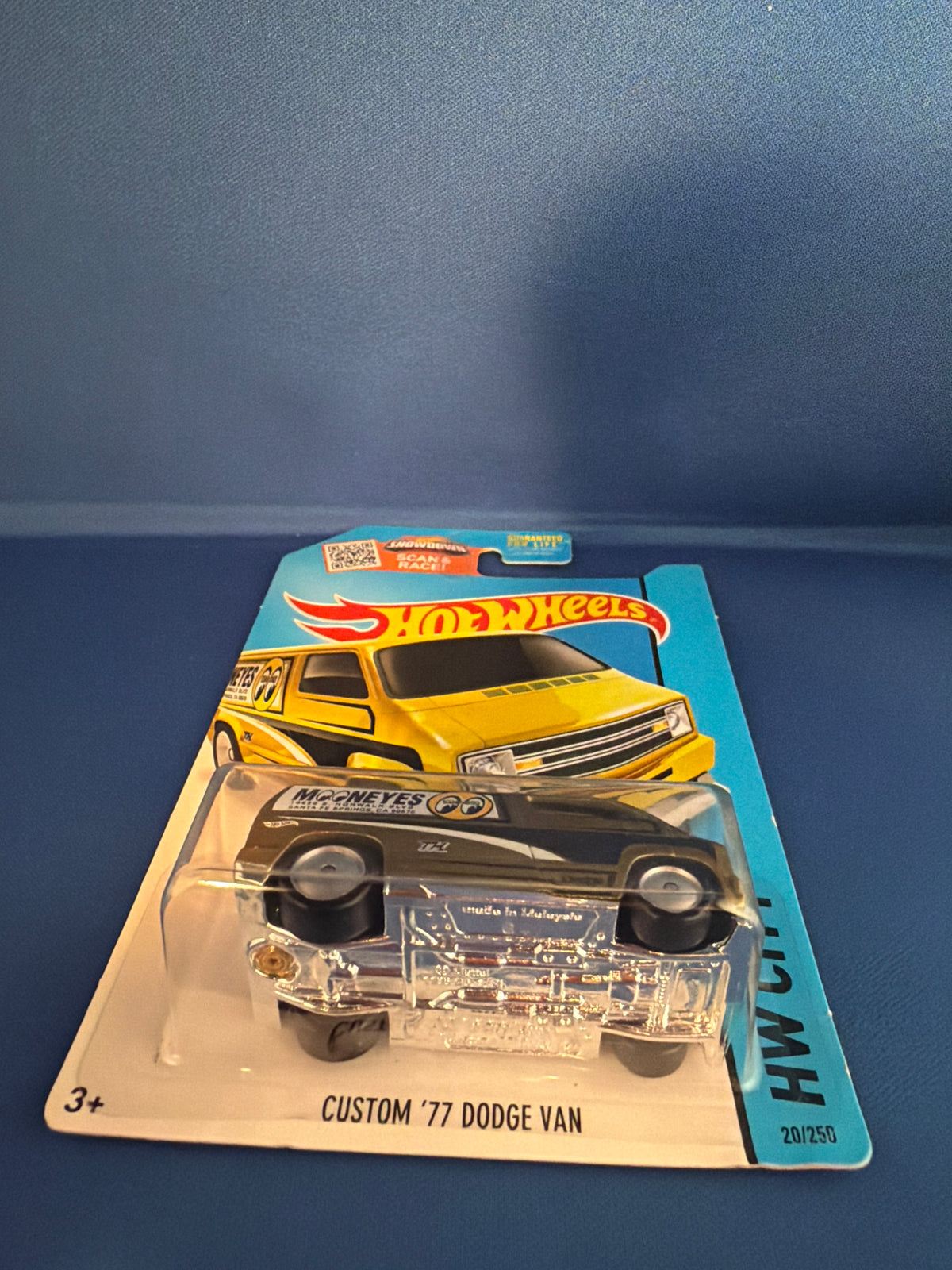 Hot Wheels HW City Custom ‘77 Dodge Van Super Treasure Hunt Mooneyes Gold HTF — additional view 3