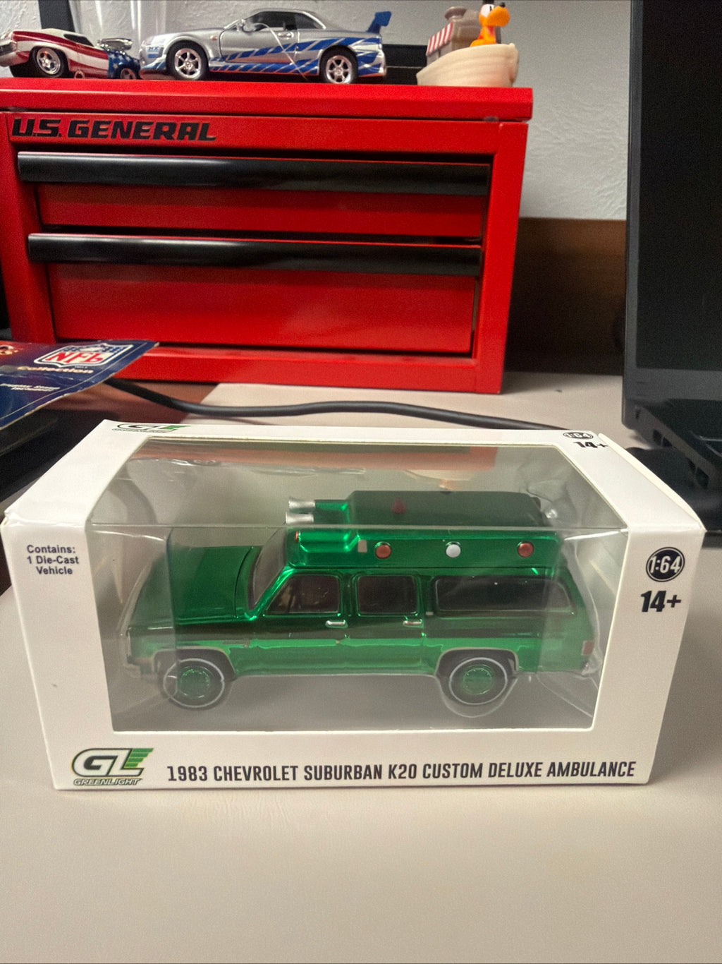 GreenLight 1983 Chevy Suburban K20 Ambulance Green Machine Chase 1:64 — additional view 6