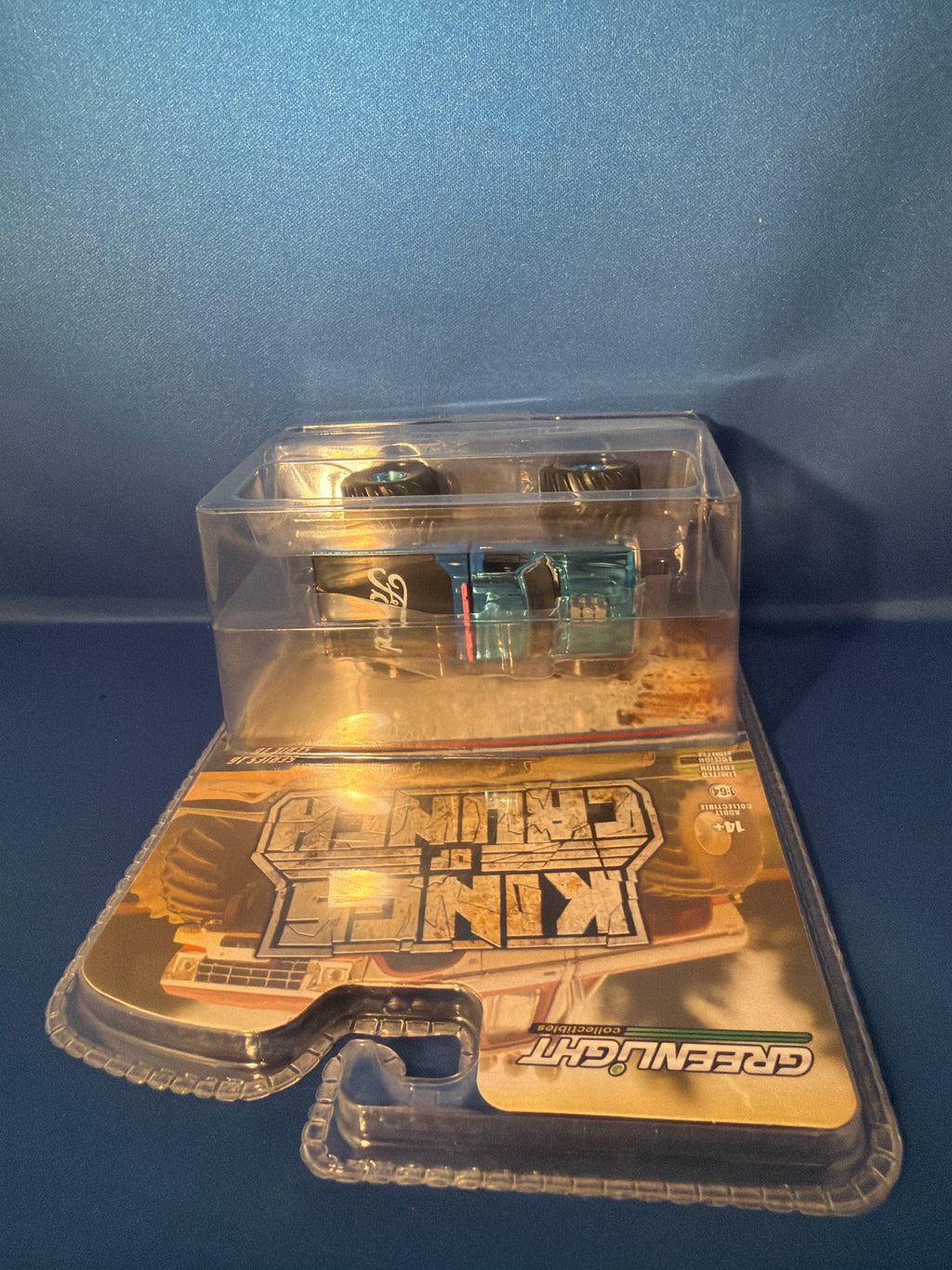 Greenlight King of Crunch '90 Ford F-350 Bigfoot  1:64 - Blue Chase! — additional view 4