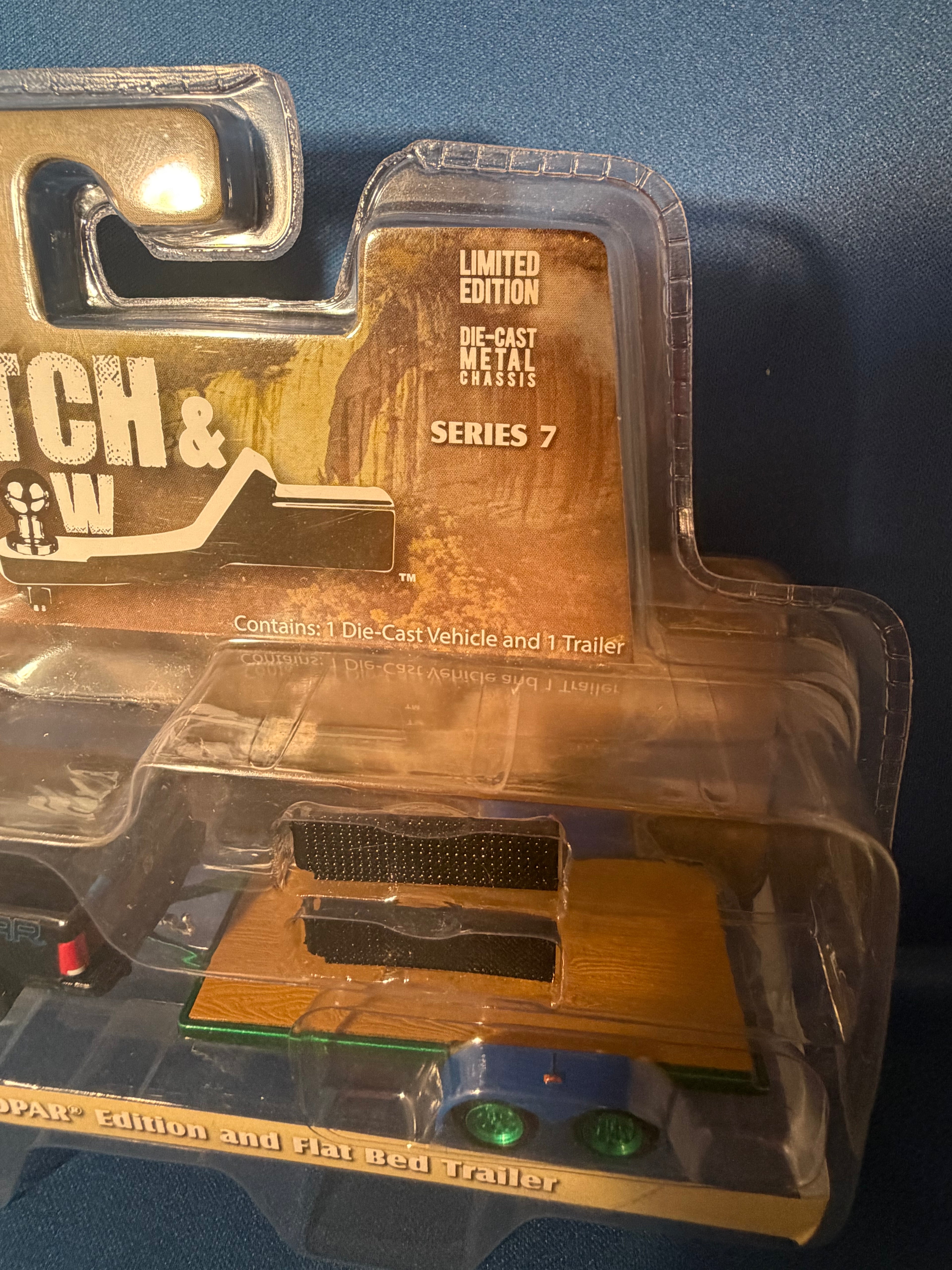 GreenLight Hitch & Tow Series 7 2015 Ram 1500 MOPAR Flat Bed Trailer Green Machine Chase 1:64 — additional view 4
