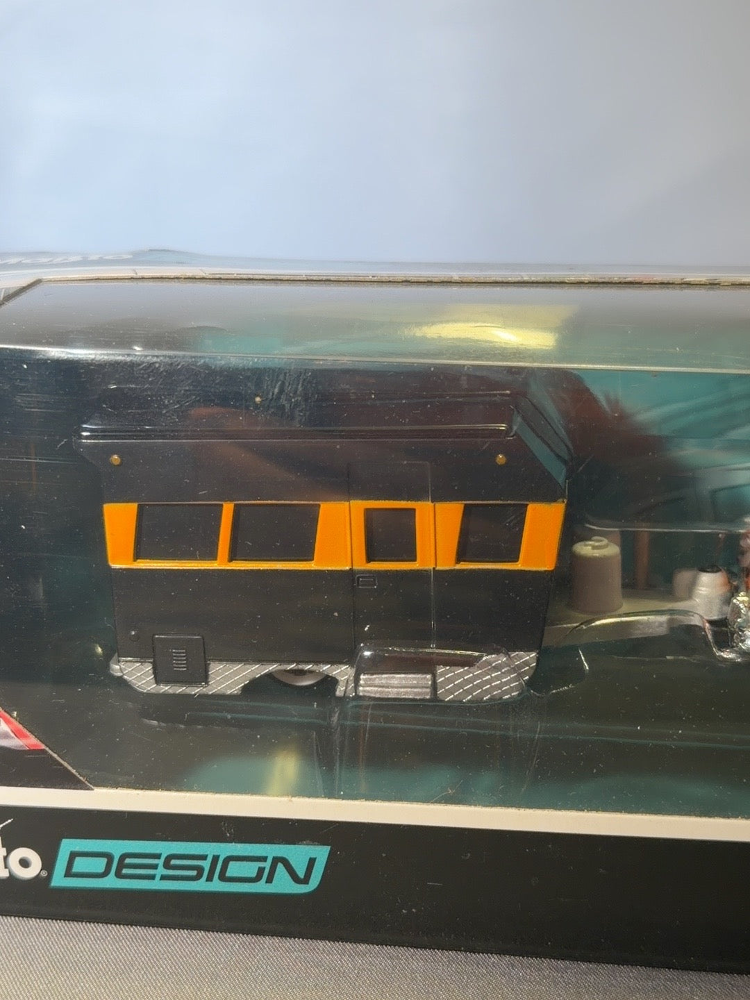 Maisto Tow & Go 1955 Buick Century & Alameda Trailer Orange Black 1:64 — original photo 3