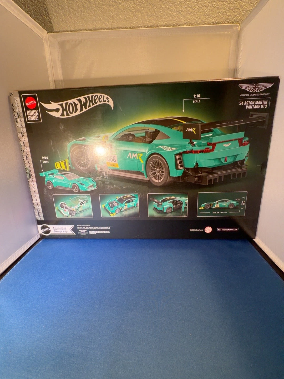 Original back photo Aston Martin Vantage GT3 1:16 building set