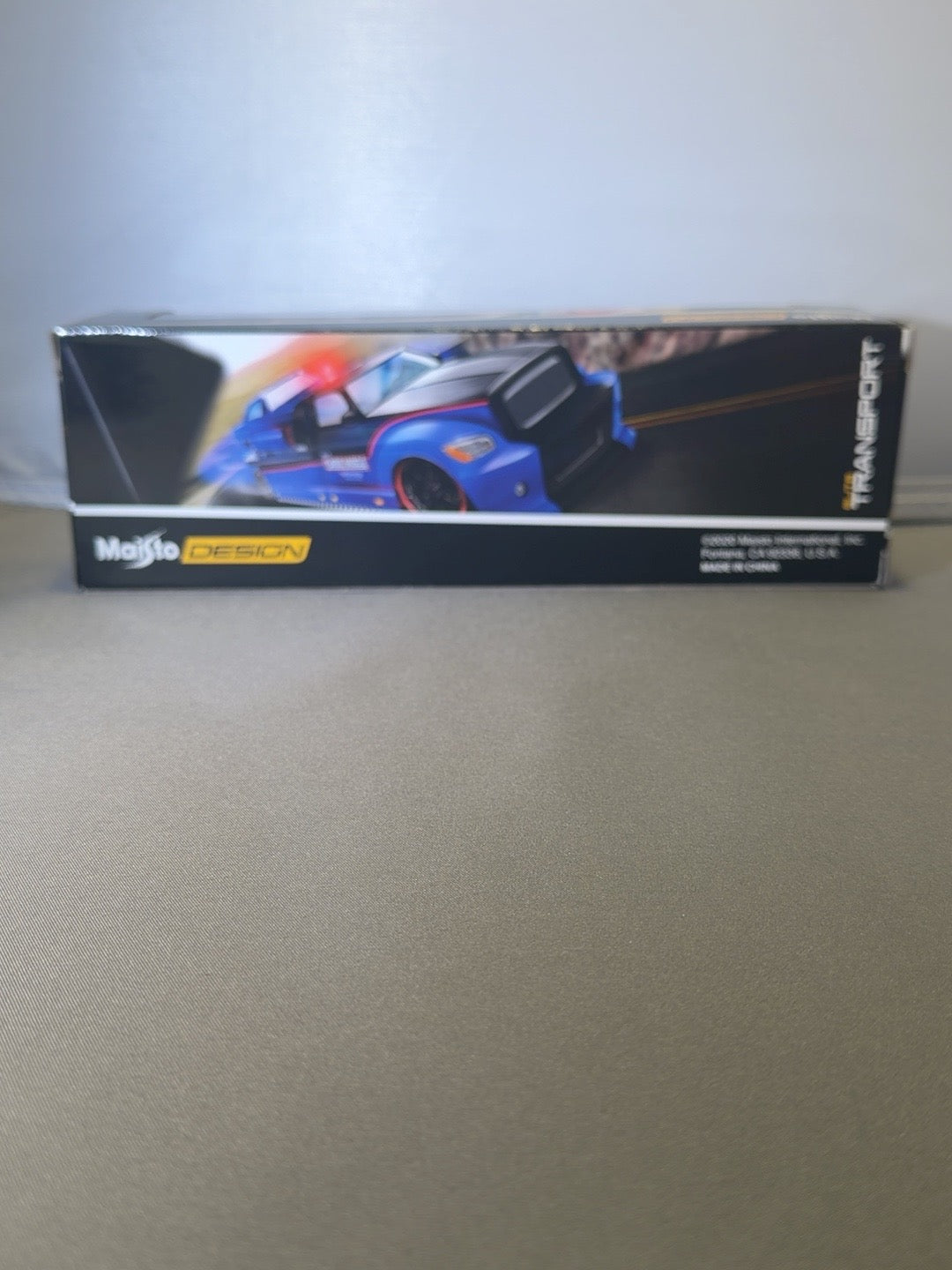 Maisto Design Elite Transport Falken 1957 Chevy Flatbed & 1971 Camaro Z/28 1:64 — original photo 2