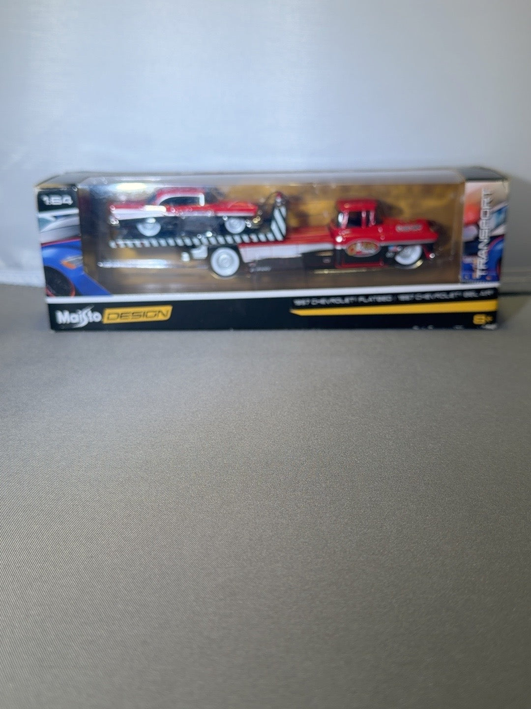 Maisto Elite Transport Oldies Towing 1957 Chevy Flatbed & Bel Air Red Black 1:64 — original photo 1