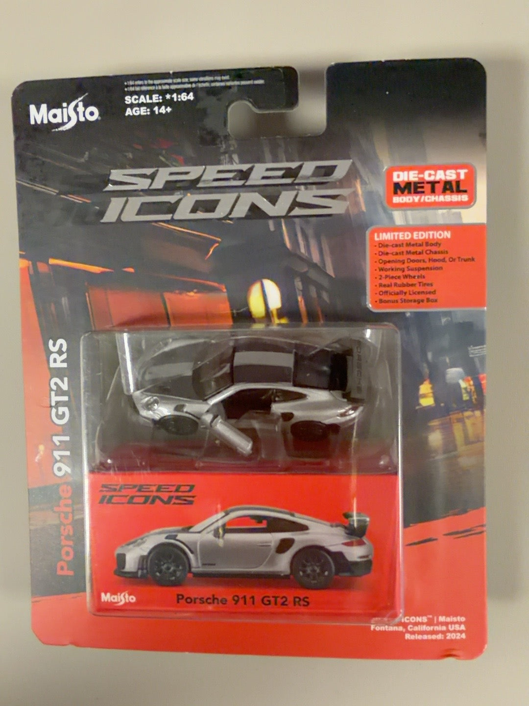 Maisto Speed Icons silver Porsche 911 GT2 RS original front photo