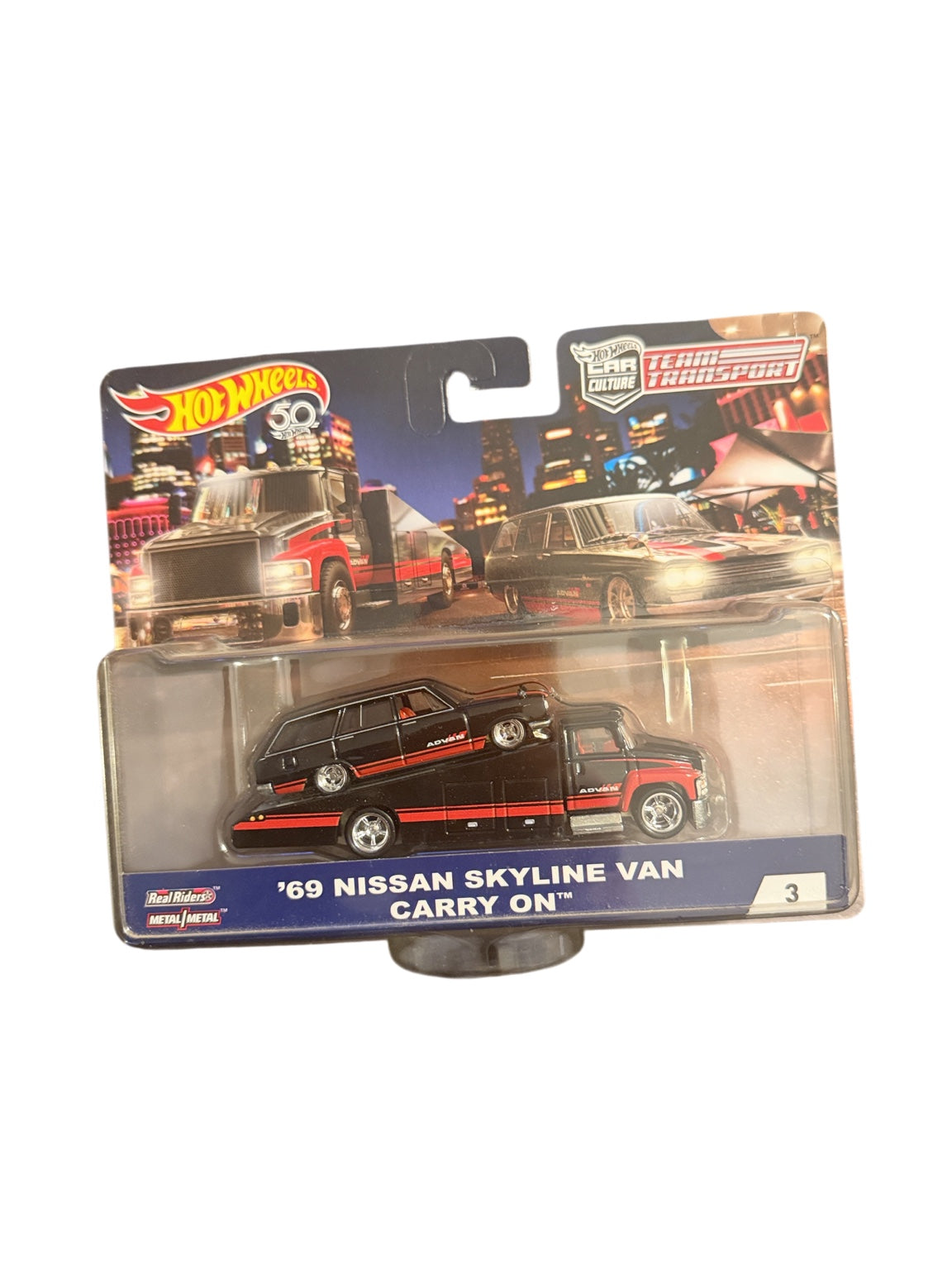 2018 Hot Wheels Premium Team Transport #3 '69 Nissan Skyline Van & Carry On front
