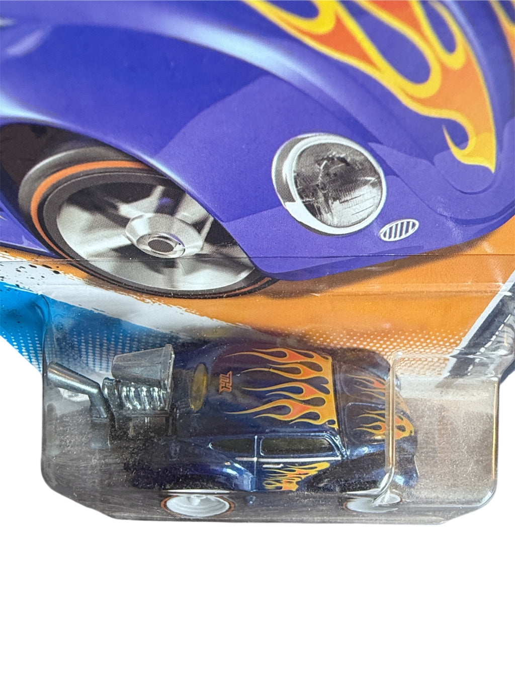2012 Hot Wheels Super Treasure Hunt Volkswagen Beetle TH roof detail and Real Riders