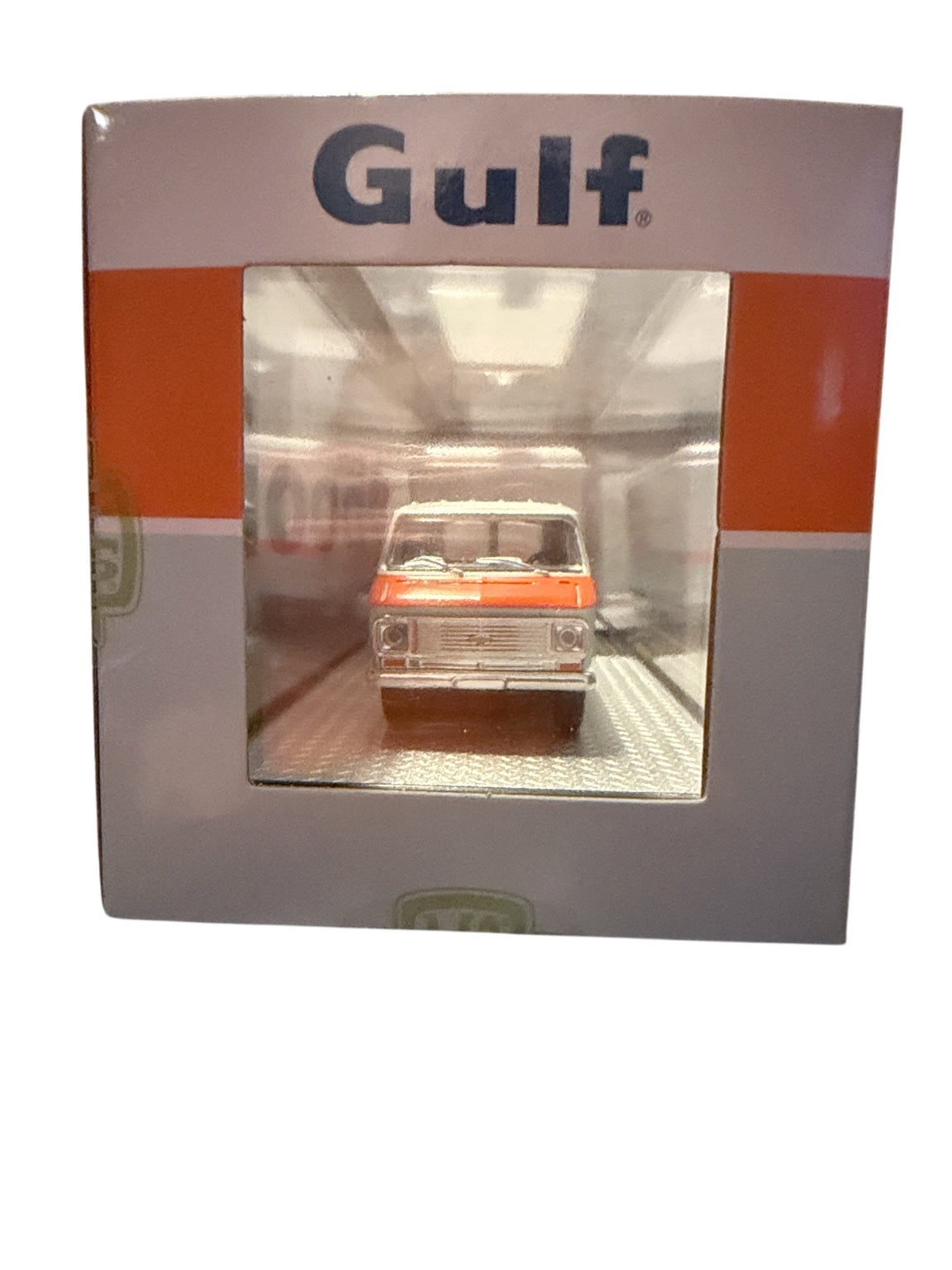 M2 Gulf R102 Chevy G10 Camaro hauler set van end
