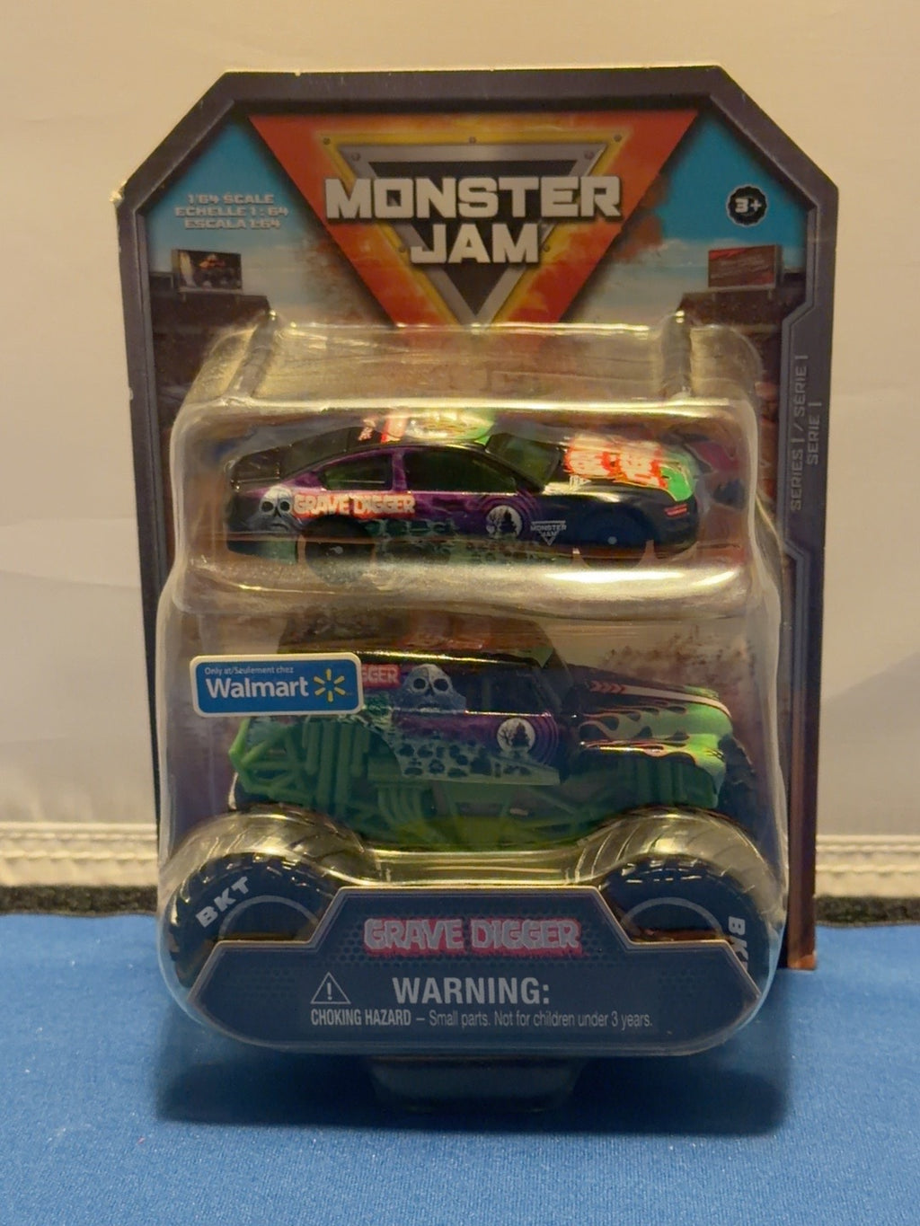 Monster Jam Grave Digger truck and race car Walmart Series 1 front