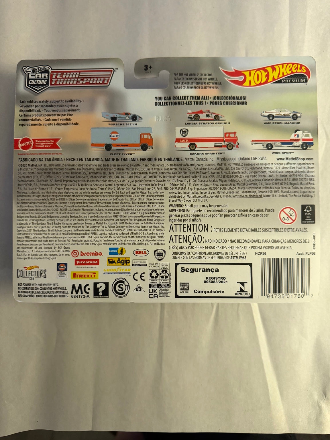 Hot Wheels Gulf Porsche Team Transport HCR36 package back