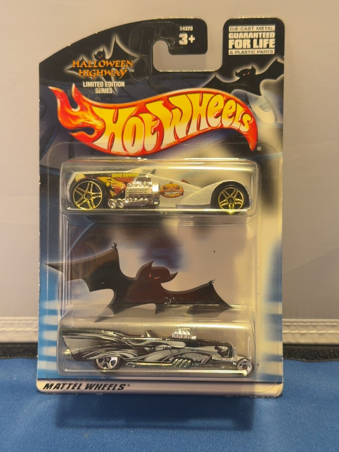 Original front photo of sealed 2002 Halloween Highway two-car pack 54320