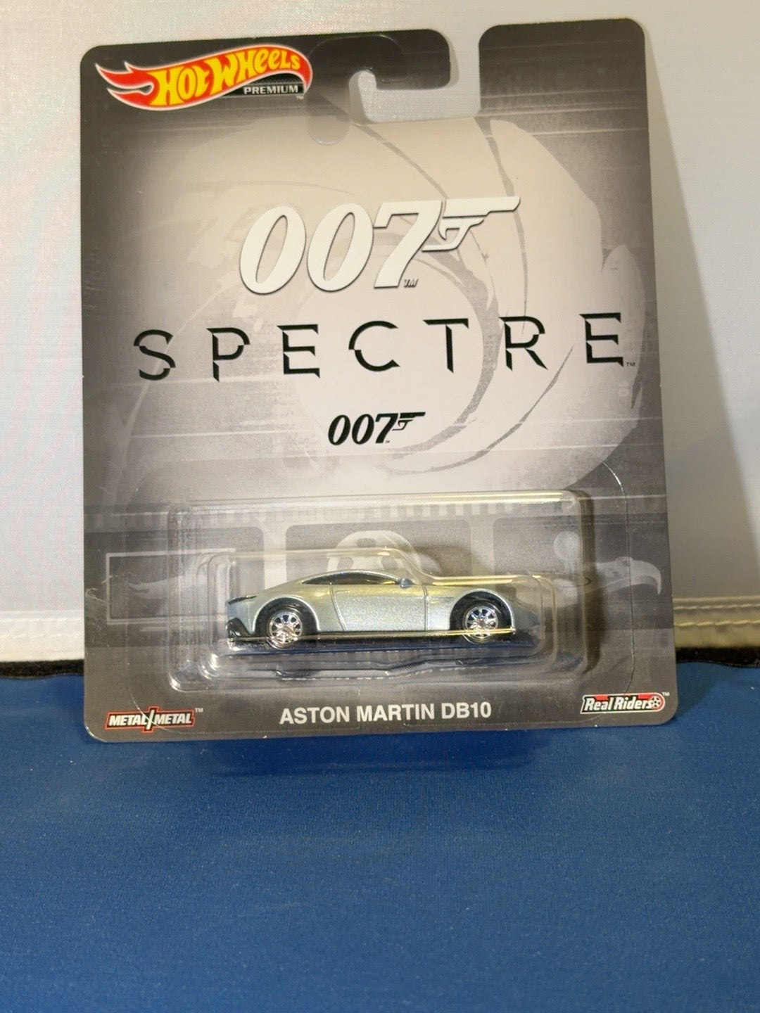 2019 Hot Wheels Premium 007 Spectre Aston Martin DB10 FYP63 Real Riders — listing photo 1