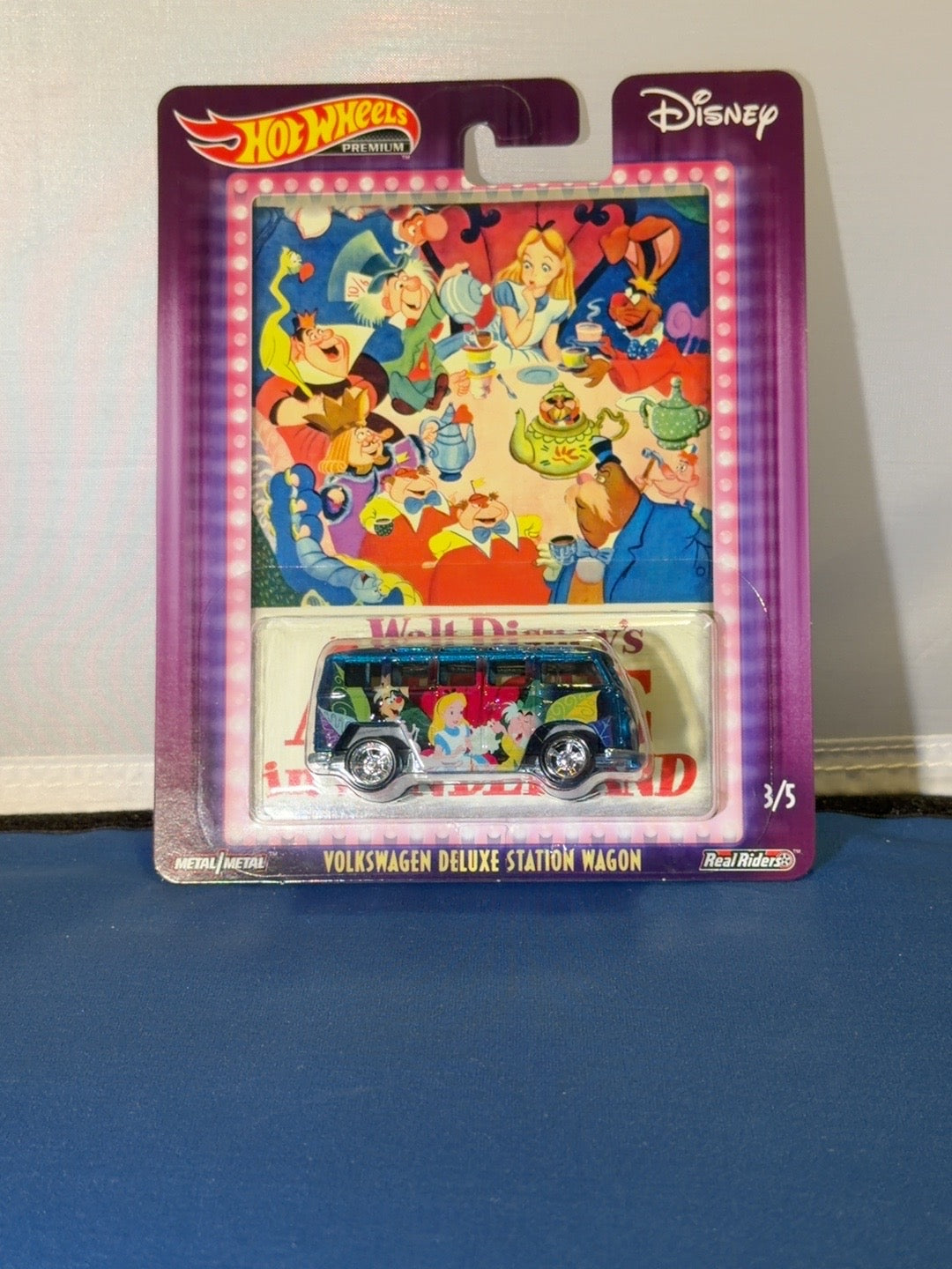 2019 Hot Wheels Premium Disney Alice in Wonderland Volkswagen Deluxe Station Wagon FYN89 3/5 — listing photo 1