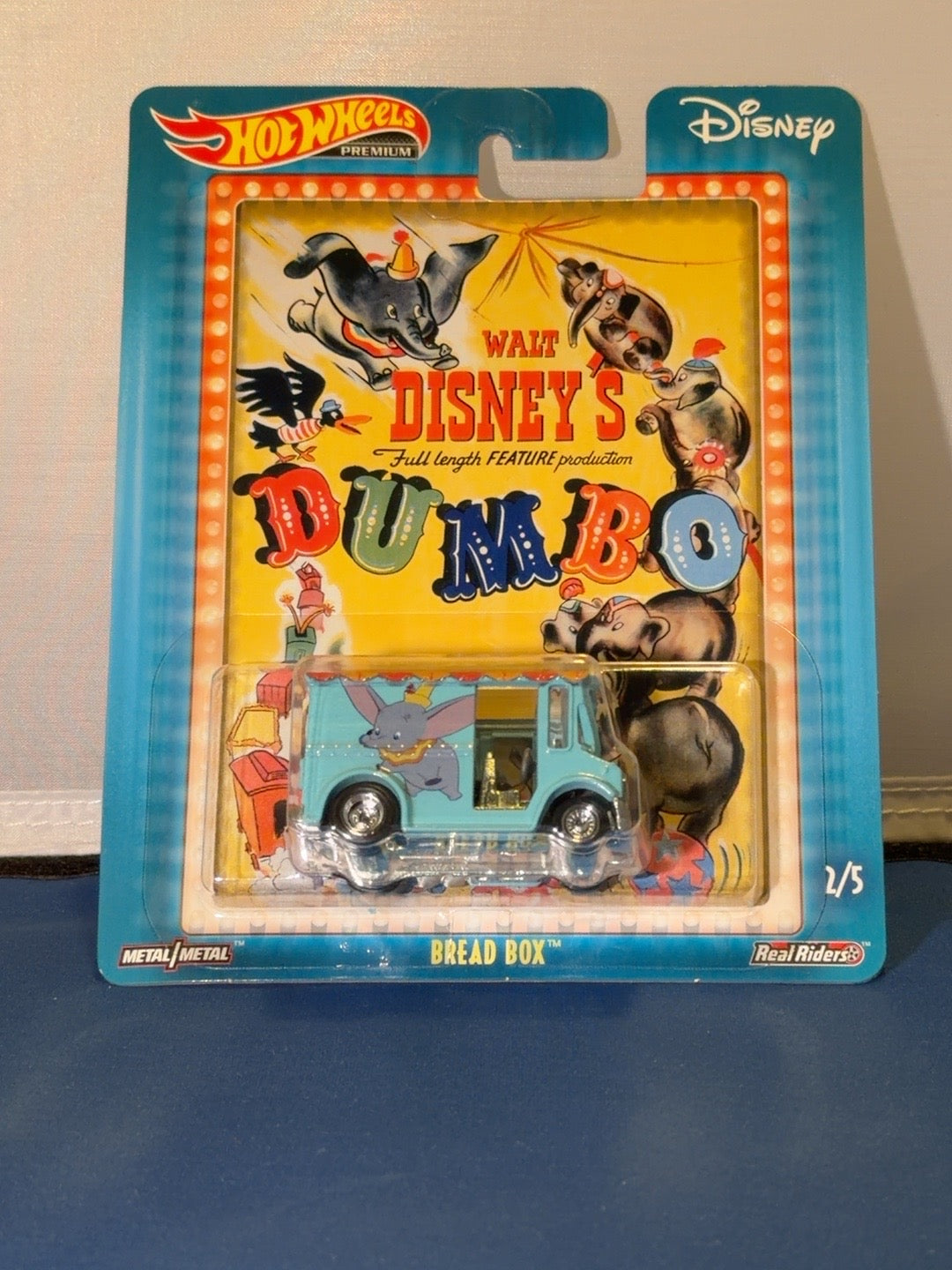 2019 Hot Wheels Premium Disney Dumbo Bread Box FYN91 2/5 Real Riders — listing photo 1