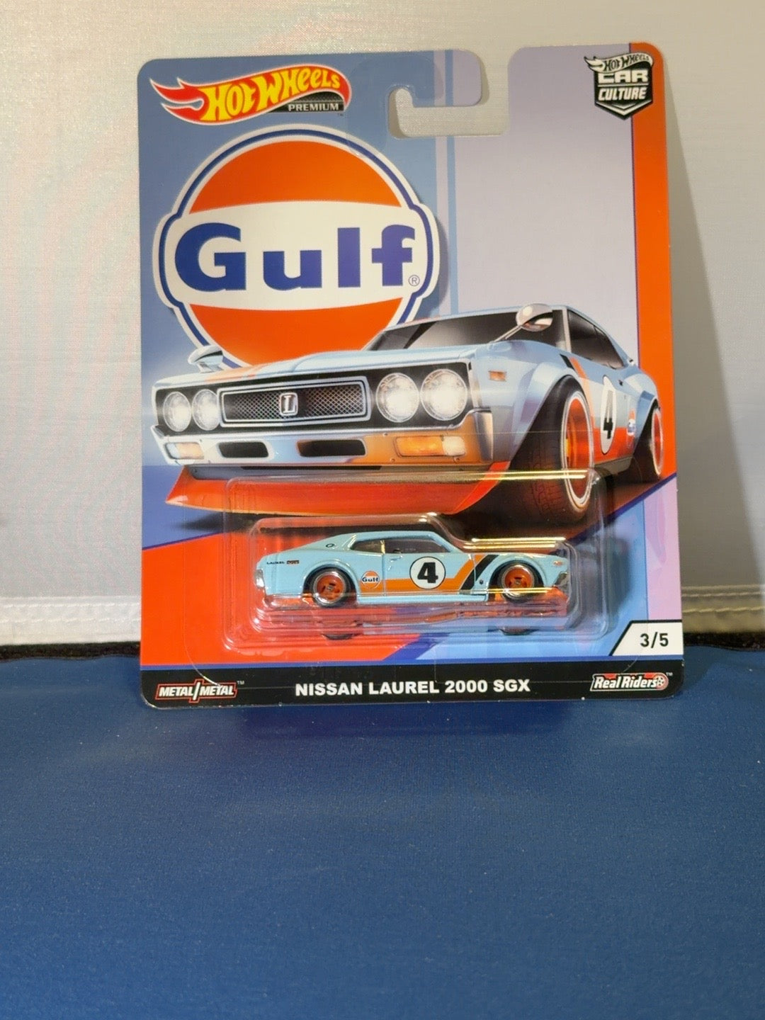 2019 Hot Wheels Premium Car Culture Gulf Nissan Laurel 2000 SGX FYN58 3/5 — listing photo 1