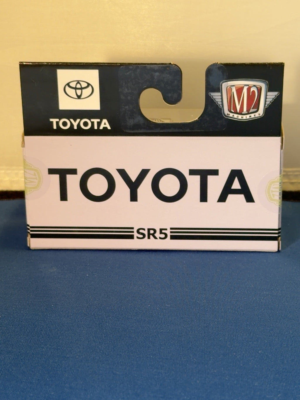 Rear Toyota SR5 packaging of M2 Machines 1985 Toyota Truck R112