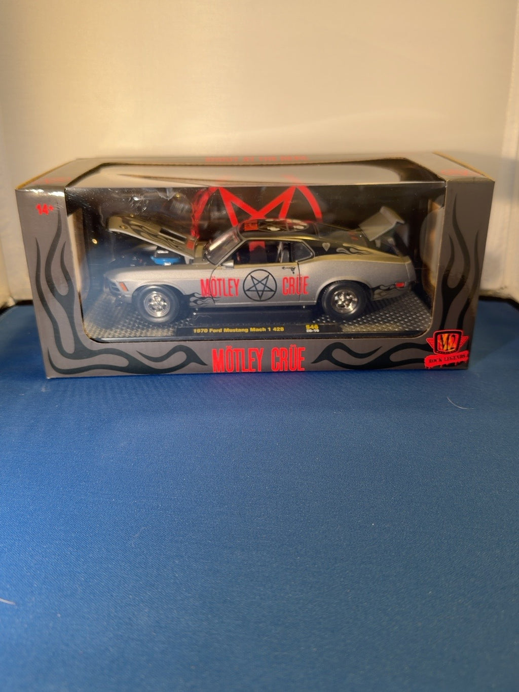 M2 Machines Mötley Crüe 1970 Ford Mustang Mach 1 428 1:24 S46 boxed model