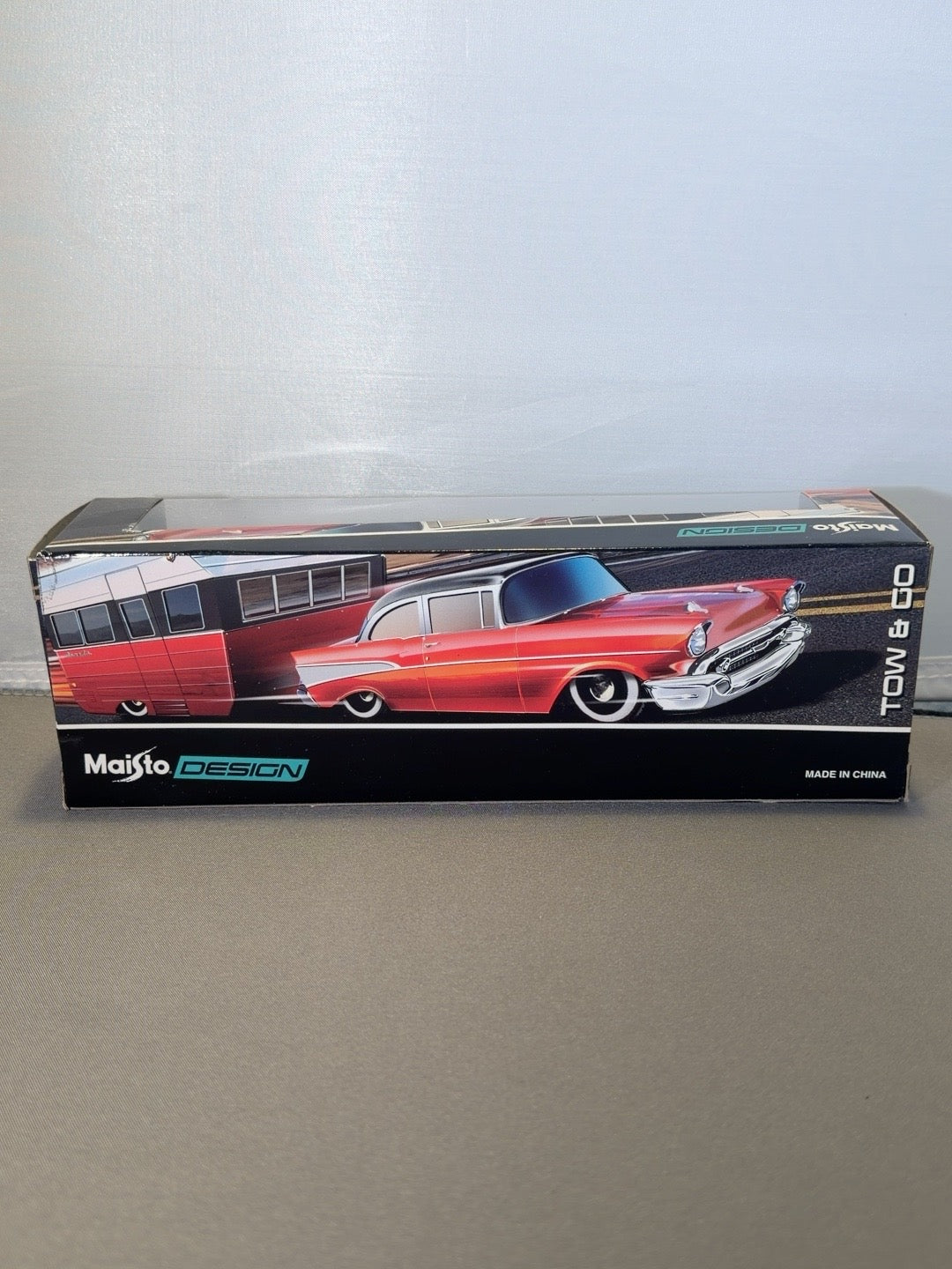 Original side photo Maisto Tow & Go box