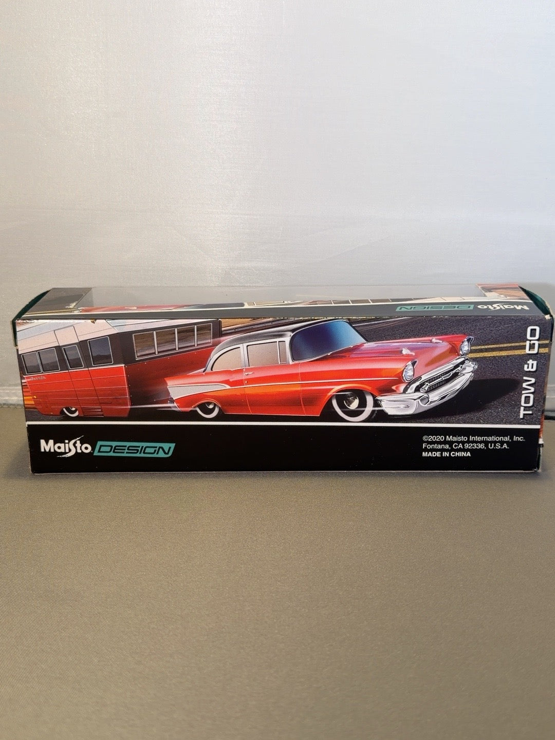 Original side photo Maisto Tow & Go box